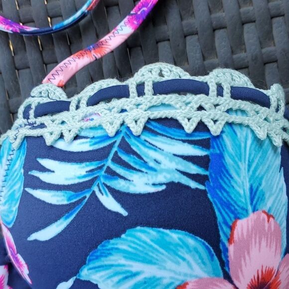 Shade & Shore Bikini Top Size 36B Floral - Picture 4 of 6